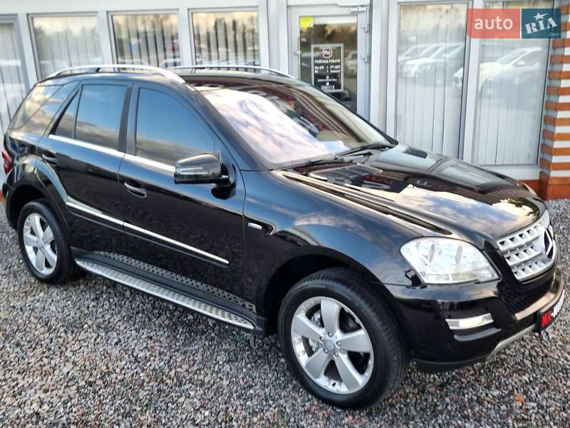 Внедорожник / Кроссовер Mercedes-Benz M-Class 2010 в Киеве