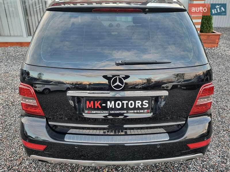 Внедорожник / Кроссовер Mercedes-Benz M-Class 2010 в Киеве
