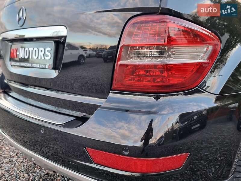 Внедорожник / Кроссовер Mercedes-Benz M-Class 2010 в Киеве