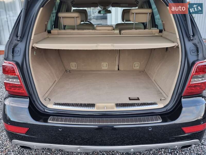 Внедорожник / Кроссовер Mercedes-Benz M-Class 2010 в Киеве