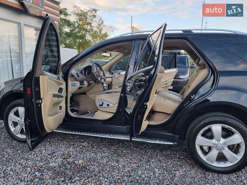 Внедорожник / Кроссовер Mercedes-Benz M-Class 2010 в Киеве