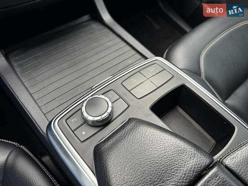 Внедорожник / Кроссовер Mercedes-Benz M-Class 2011 в Киеве