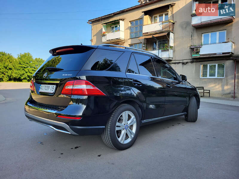 Внедорожник / Кроссовер Mercedes-Benz M-Class 2015 в Ужгороде фото 12 Внедорожник / Кроссовер Mercedes-Benz M-Class 2015 в Ужгороде