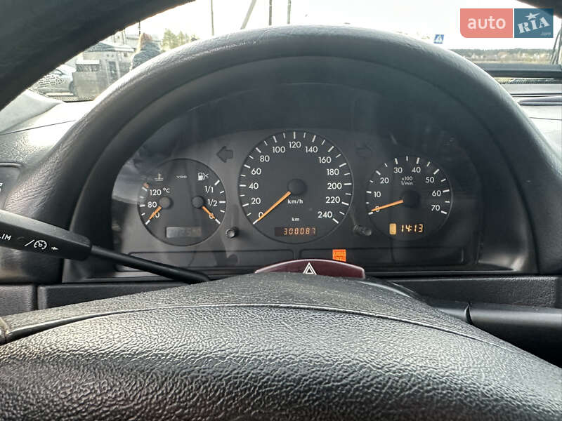 Внедорожник / Кроссовер Mercedes-Benz M-Class 2003 в Буче