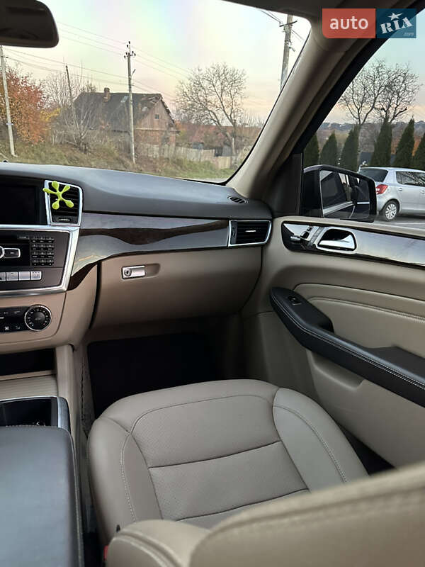 Внедорожник / Кроссовер Mercedes-Benz M-Class 2013 в Черновцах