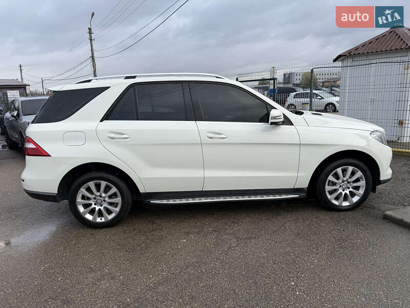 Внедорожник / Кроссовер Mercedes-Benz M-Class 2013 в Киеве