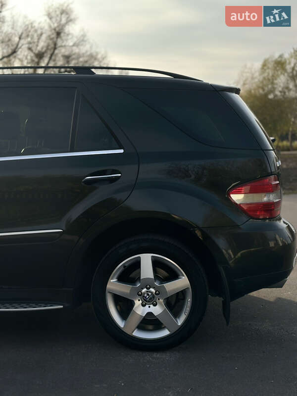 Внедорожник / Кроссовер Mercedes-Benz M-Class 2006 в Белой Церкви