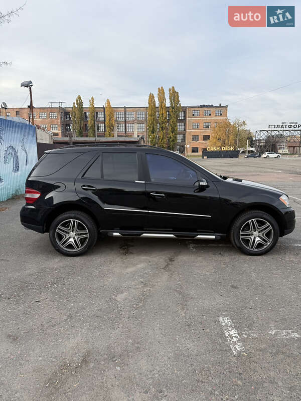 Внедорожник / Кроссовер Mercedes-Benz M-Class 2005 в Киеве