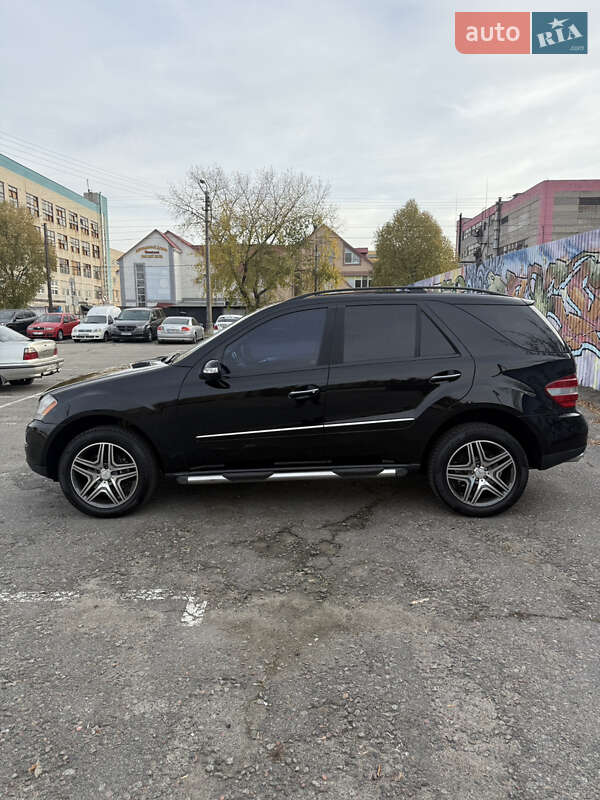 Внедорожник / Кроссовер Mercedes-Benz M-Class 2005 в Киеве