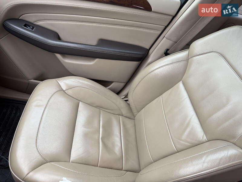 Внедорожник / Кроссовер Mercedes-Benz M-Class 2012 в Черновцах