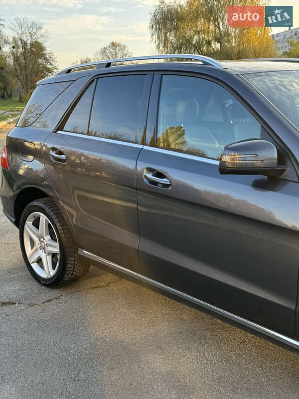 Внедорожник / Кроссовер Mercedes-Benz M-Class 2012 в Киеве