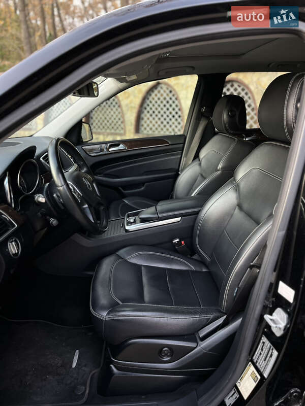 Позашляховик / Кросовер Mercedes-Benz M-Class 2011 в Рівному