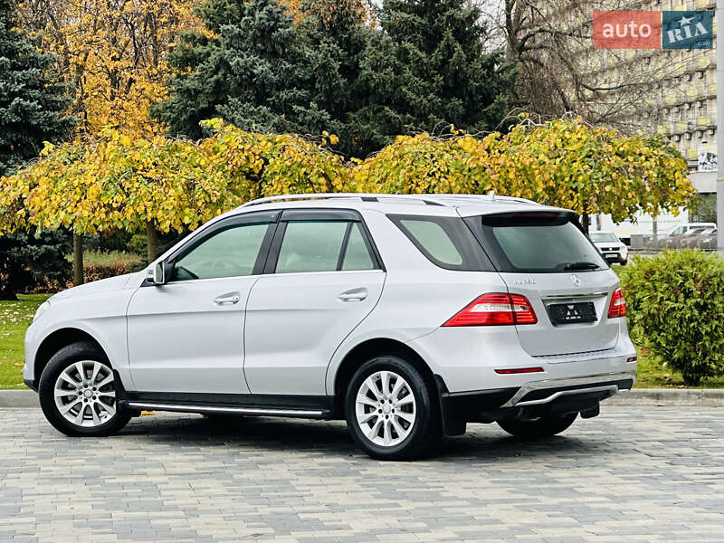 Позашляховик / Кросовер Mercedes-Benz M-Class 2013 в Дніпрі