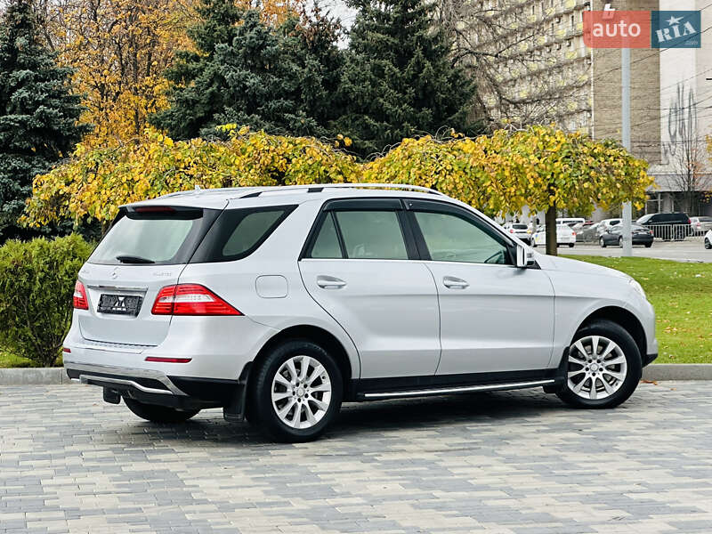 Позашляховик / Кросовер Mercedes-Benz M-Class 2013 в Дніпрі