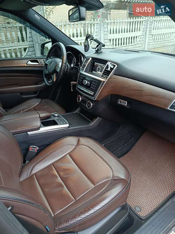 Внедорожник / Кроссовер Mercedes-Benz M-Class 2013 в Киеве фото 38 Внедорожник / Кроссовер Mercedes-Benz M-Class 2013 в Киеве