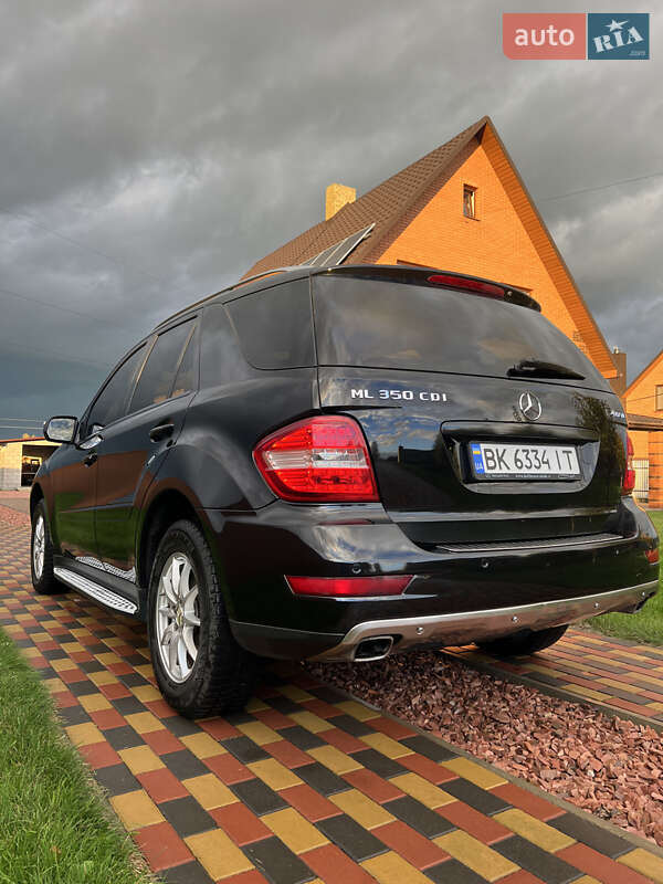 Позашляховик / Кросовер Mercedes-Benz M-Class 2009 в Вараші
