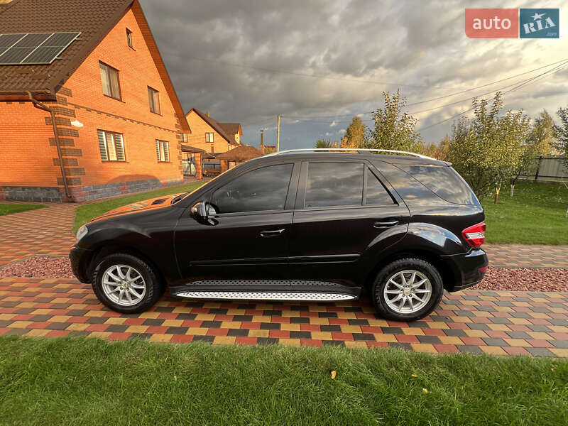 Позашляховик / Кросовер Mercedes-Benz M-Class 2009 в Вараші
