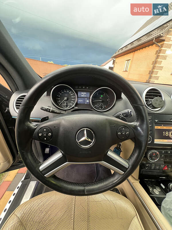 Позашляховик / Кросовер Mercedes-Benz M-Class 2009 в Вараші