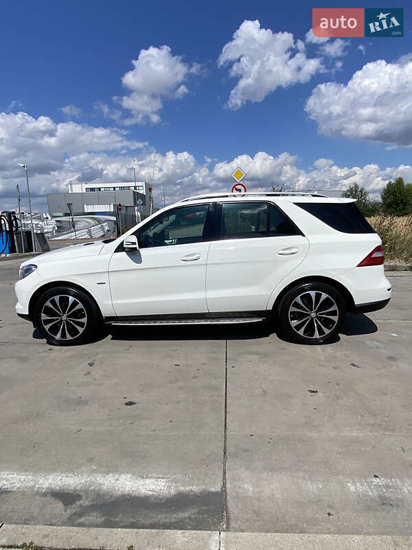 Внедорожник / Кроссовер Mercedes-Benz M-Class 2012 в Мукачево