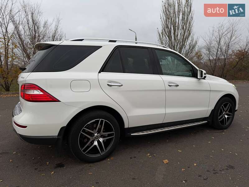 Позашляховик / Кросовер Mercedes-Benz M-Class 2013 в Кривому Розі