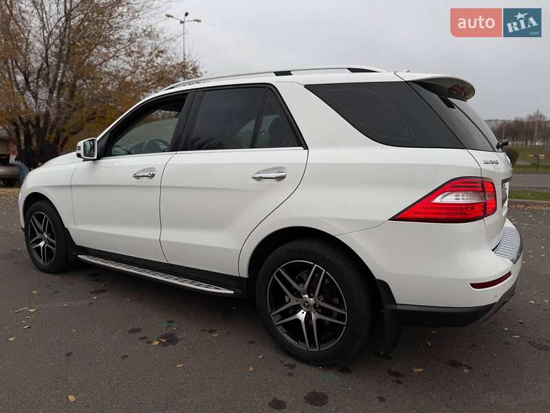 Позашляховик / Кросовер Mercedes-Benz M-Class 2013 в Кривому Розі