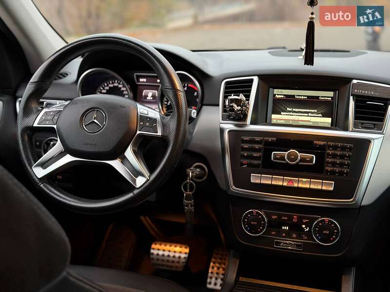 Позашляховик / Кросовер Mercedes-Benz M-Class 2013 в Кривому Розі