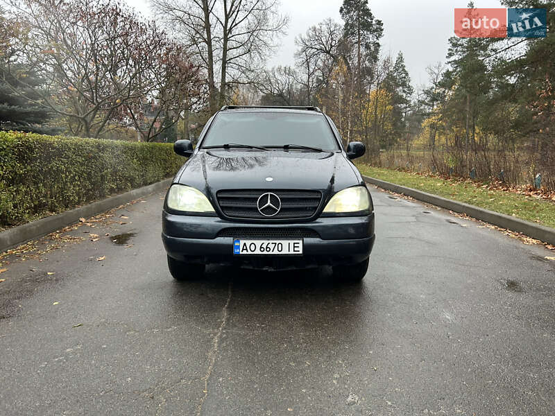 Внедорожник / Кроссовер Mercedes-Benz M-Class 2000 в Киеве