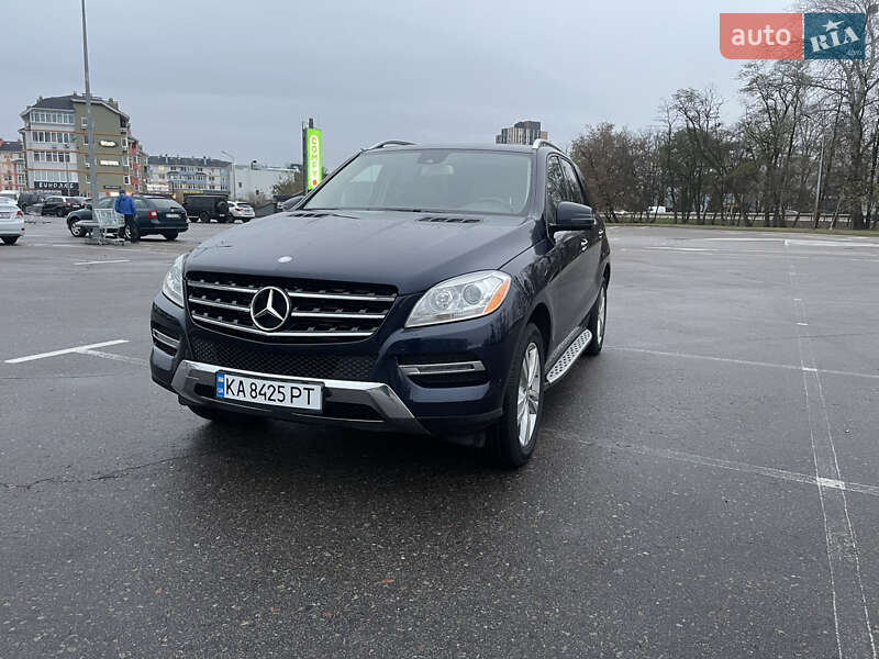 Внедорожник / Кроссовер Mercedes-Benz M-Class 2015 в Киеве