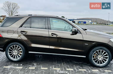 Внедорожник / Кроссовер Mercedes-Benz M-Class 2011 в Черновцах