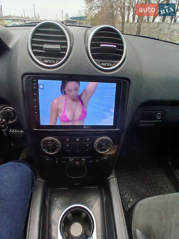 Позашляховик / Кросовер Mercedes-Benz M-Class 2010 в Солоному