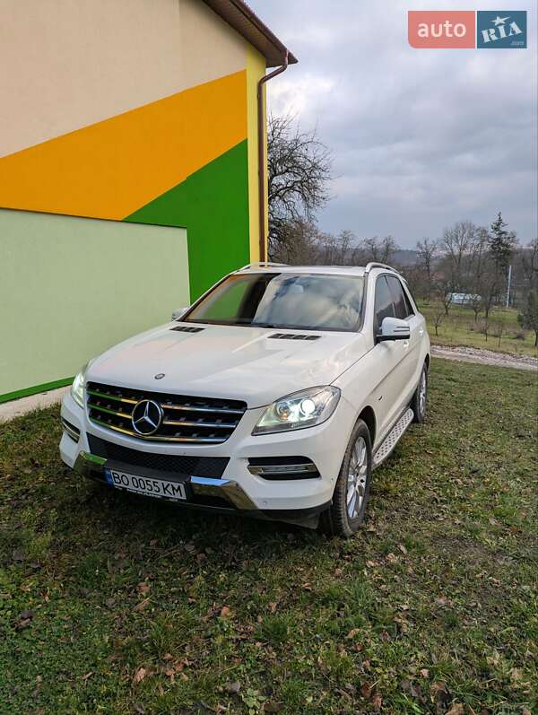 Внедорожник / Кроссовер Mercedes-Benz M-Class 2011 в Тернополе