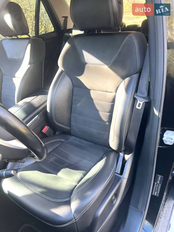 Внедорожник / Кроссовер Mercedes-Benz M-Class 2012 в Львове