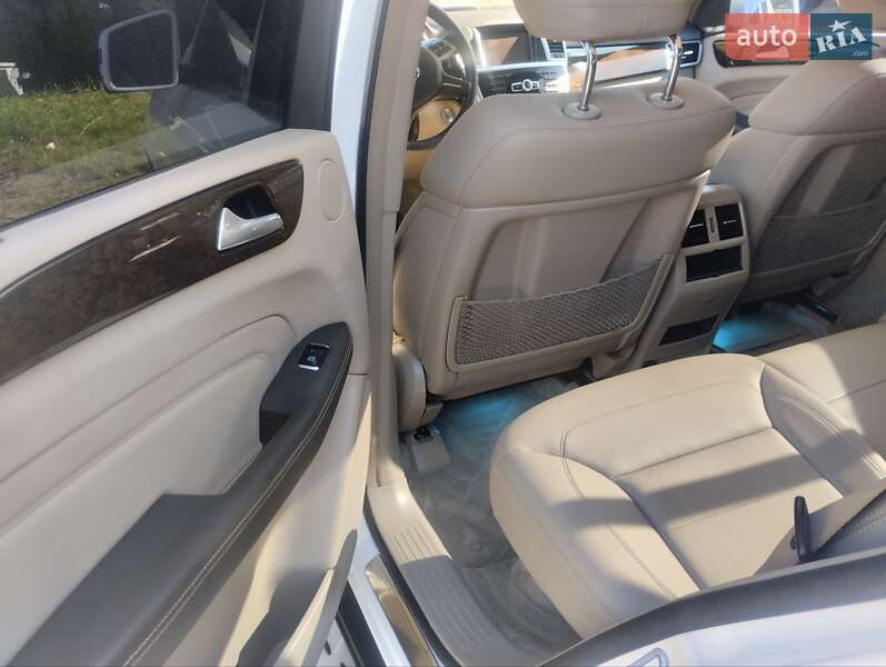 Позашляховик / Кросовер Mercedes-Benz M-Class 2013 в Івано-Франківську