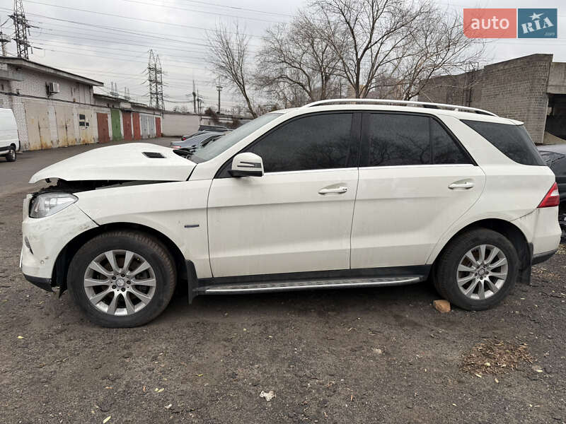 Позашляховик / Кросовер Mercedes-Benz M-Class 2012 в Києві фото 2 Позашляховик / Кросовер Mercedes-Benz M-Class 2012 в Києві