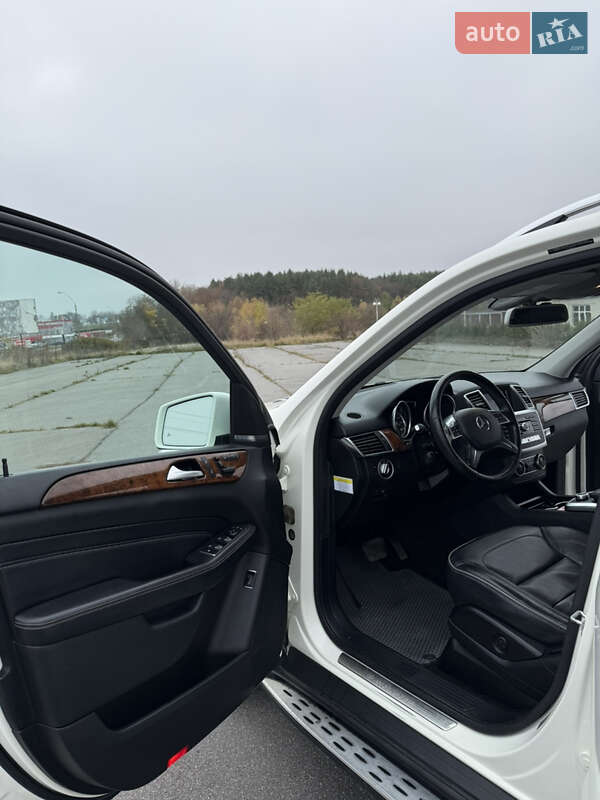 Внедорожник / Кроссовер Mercedes-Benz M-Class 2013 в Хмельницком