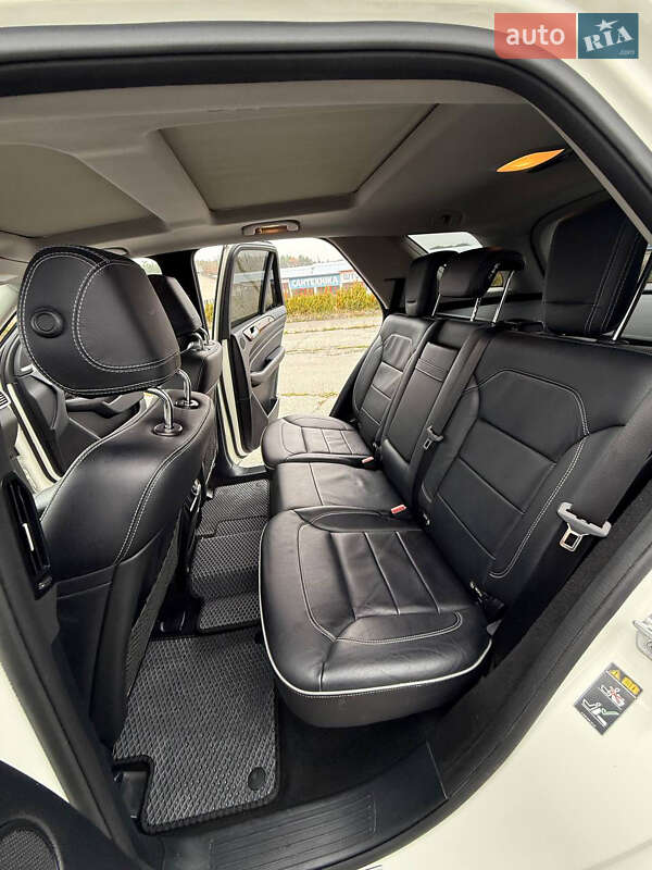 Внедорожник / Кроссовер Mercedes-Benz M-Class 2013 в Хмельницком