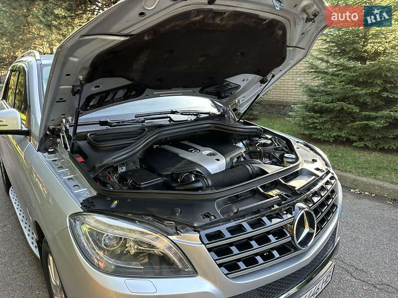 Позашляховик / Кросовер Mercedes-Benz M-Class 2012 в Дніпрі фото 44 Позашляховик / Кросовер Mercedes-Benz M-Class 2012 в Дніпрі