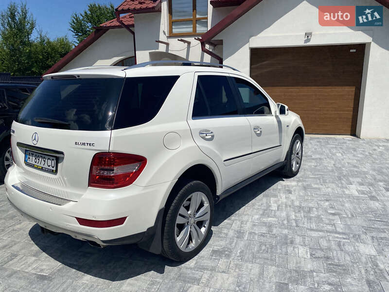 Внедорожник / Кроссовер Mercedes-Benz M-Class 2011 в Косове