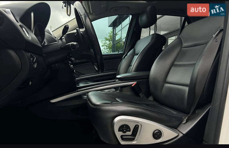 Внедорожник / Кроссовер Mercedes-Benz M-Class 2011 в Косове