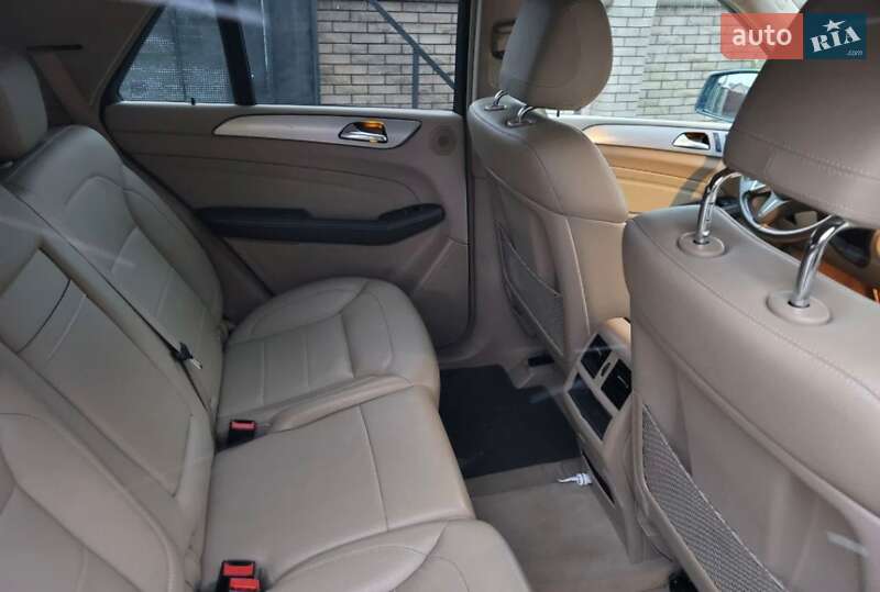 Позашляховик / Кросовер Mercedes-Benz M-Class 2011 в Чернівцях фото 15 Позашляховик / Кросовер Mercedes-Benz M-Class 2011 в Чернівцях