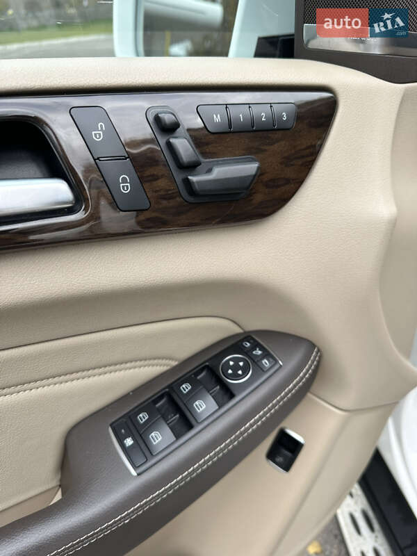 Внедорожник / Кроссовер Mercedes-Benz M-Class 2015 в Киеве