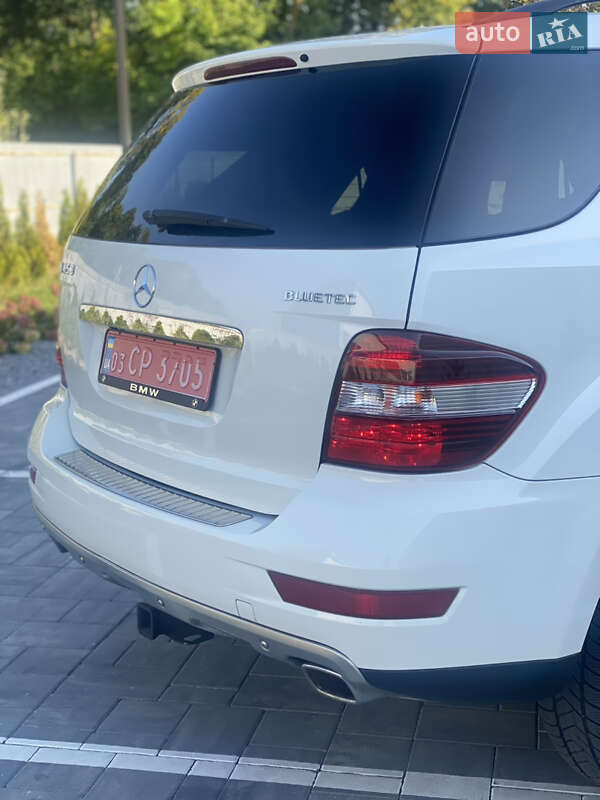 Внедорожник / Кроссовер Mercedes-Benz M-Class 2011 в Луцке