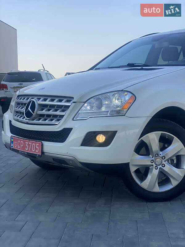 Внедорожник / Кроссовер Mercedes-Benz M-Class 2011 в Луцке