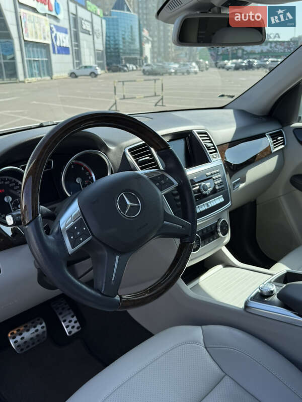 Позашляховик / Кросовер Mercedes-Benz M-Class 2013 в Одесі