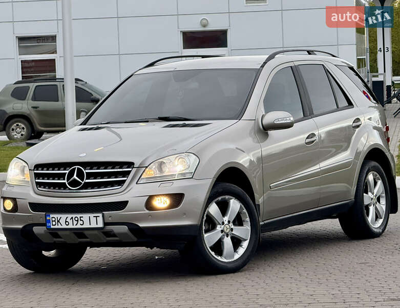 Внедорожник / Кроссовер Mercedes-Benz M-Class 2005 в Ровно