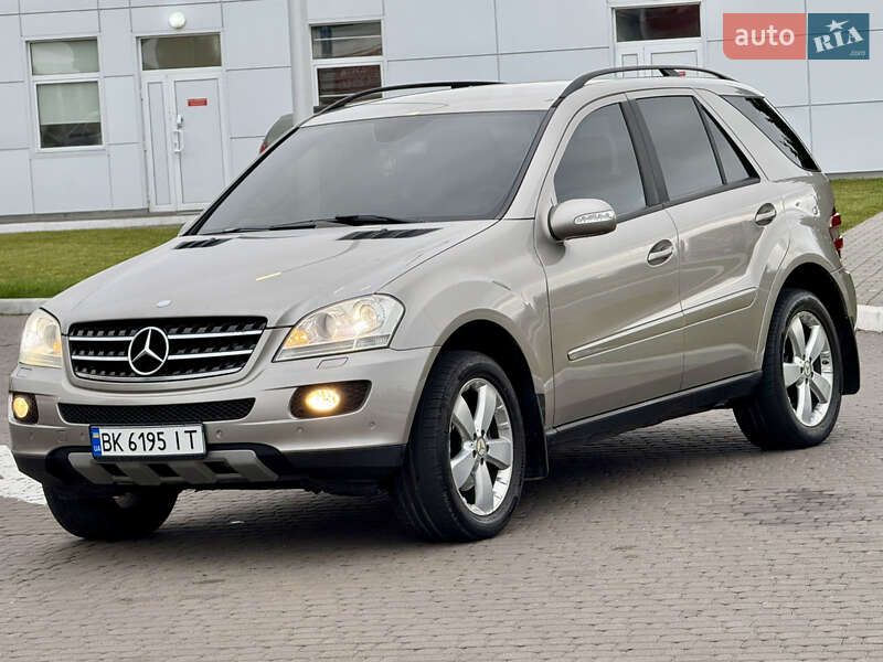 Внедорожник / Кроссовер Mercedes-Benz M-Class 2005 в Ровно