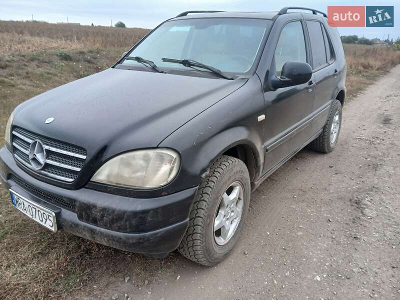 Mercedes-Benz M-Class 1999