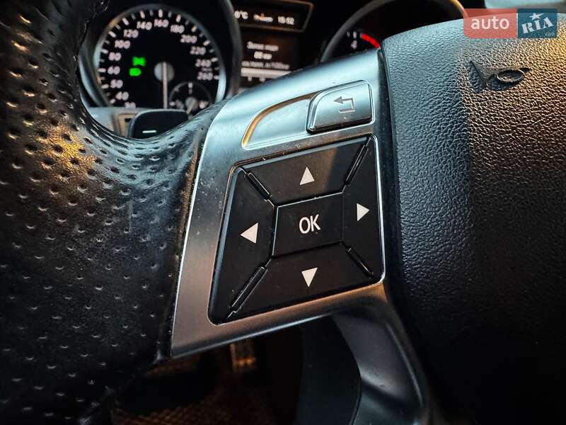 Внедорожник / Кроссовер Mercedes-Benz M-Class 2013 в Киеве