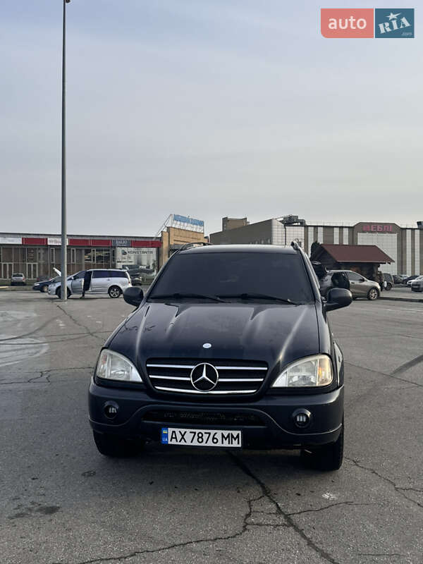 Mercedes-Benz M-Class 2000