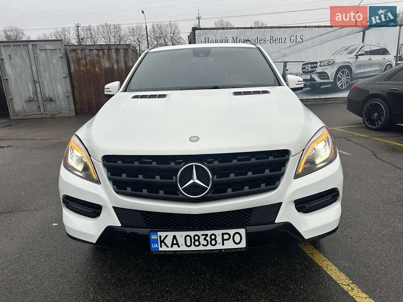 Внедорожник / Кроссовер Mercedes-Benz M-Class 2015 в Киеве